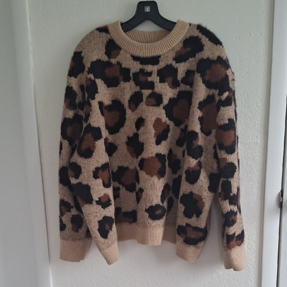 Elegan Tan and Brown Animal Print Sweater - Picture 5 of 7